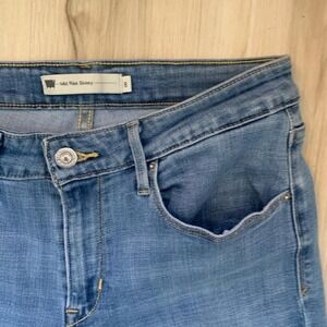 Vintage Levi's two horse label mid rise, skinny blue denim jeans